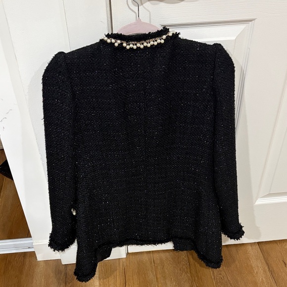 Elegant Black Tweed Jacket with Pearl Trim - Picture 2 of 7